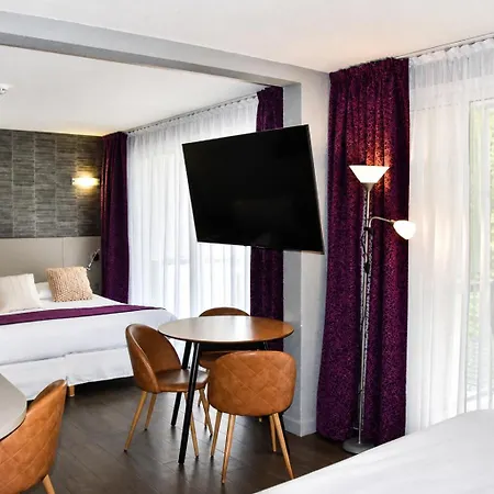 Hotel Logis Hôtel&spa Marina D'adelphia 4*