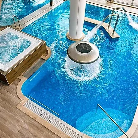 Logis Hôtel&spa Marina D'adelphia Hotel 4*