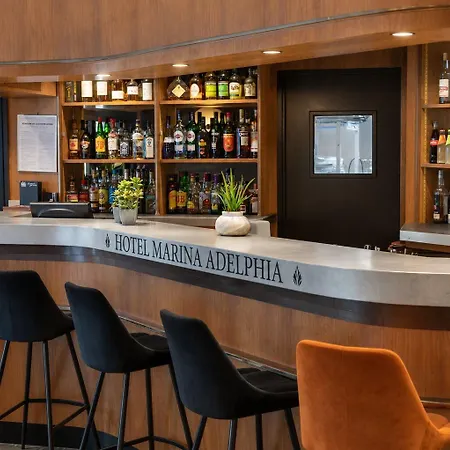 Logis & Marina D'adelphia 酒店 艾克斯莱班