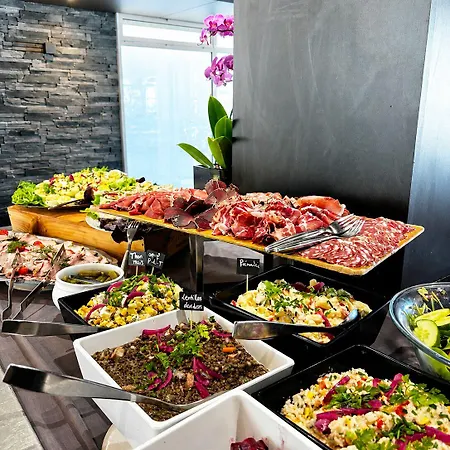 Logis Hôtel&spa Marina D'adelphia Hotel 4*